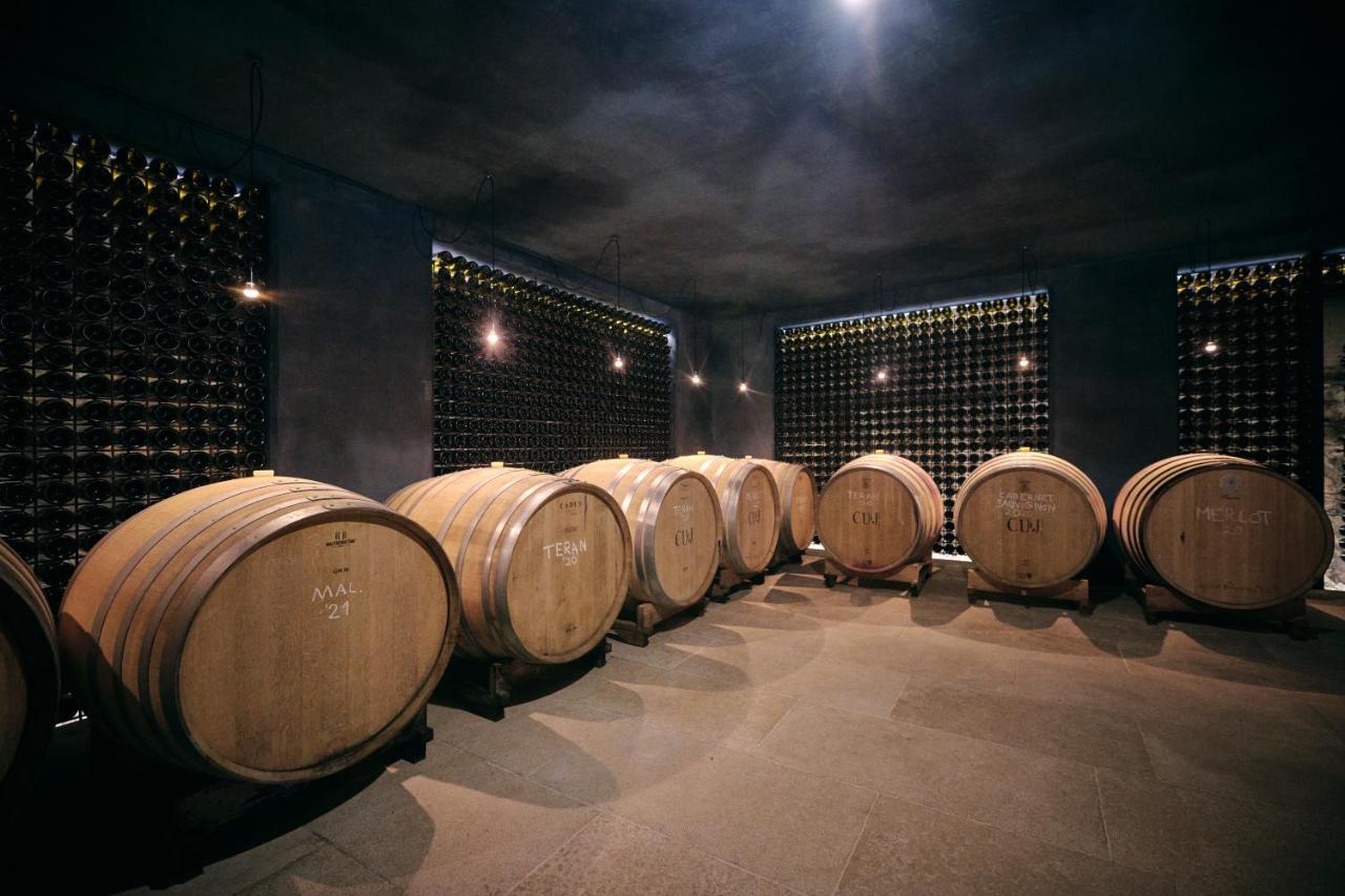 Winery Cuj Bed & Breakfast Vilanija Экстерьер фото